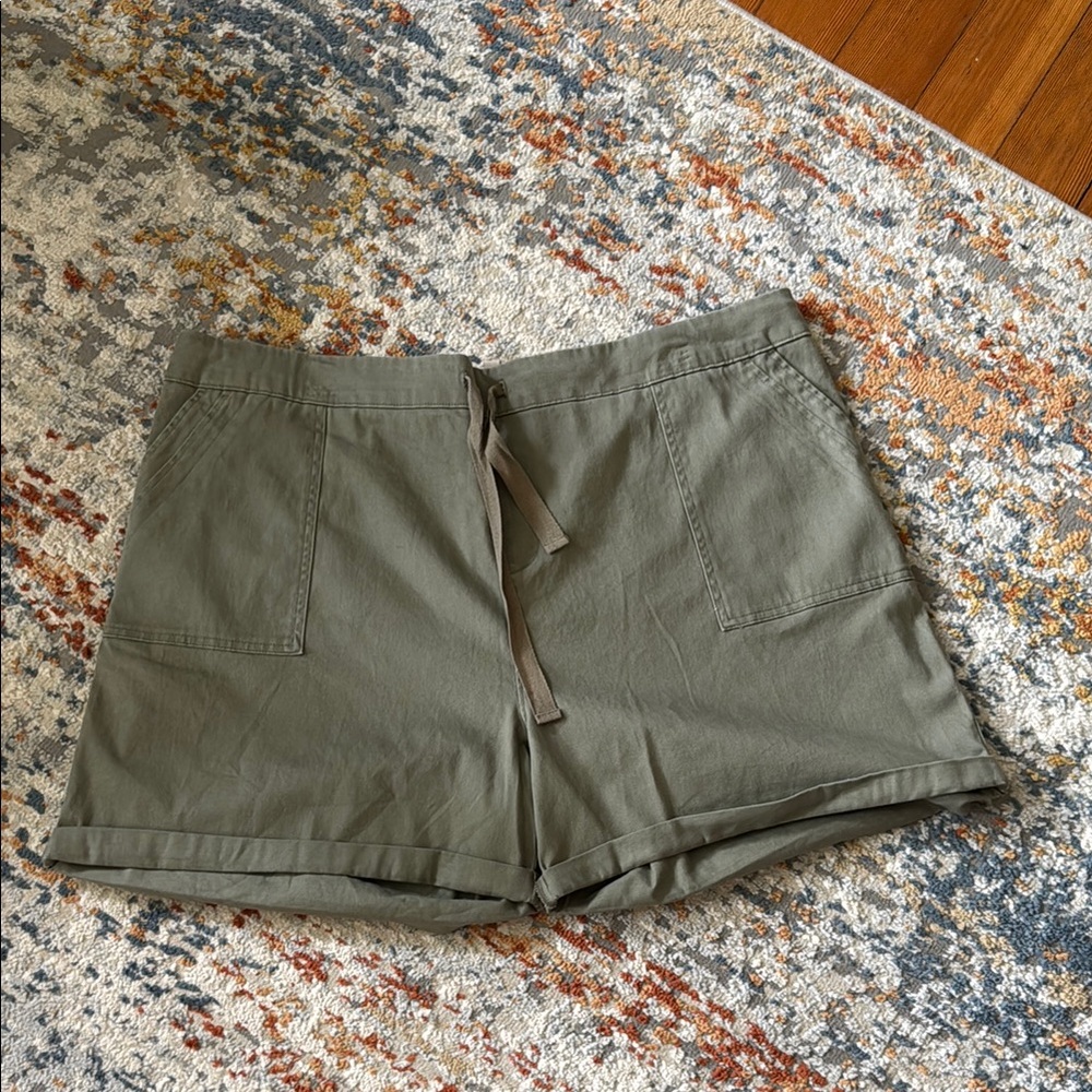Como Vintage Green Cargo Shorts Casual Style